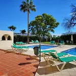 Club Playa Flores 公寓